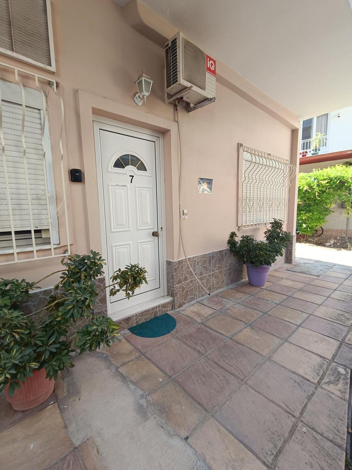 Cozy Apartment In The Center Of Aighion Achaia - Ground Floor - Ισόγειο Στουντιο Aigio Exterior photo